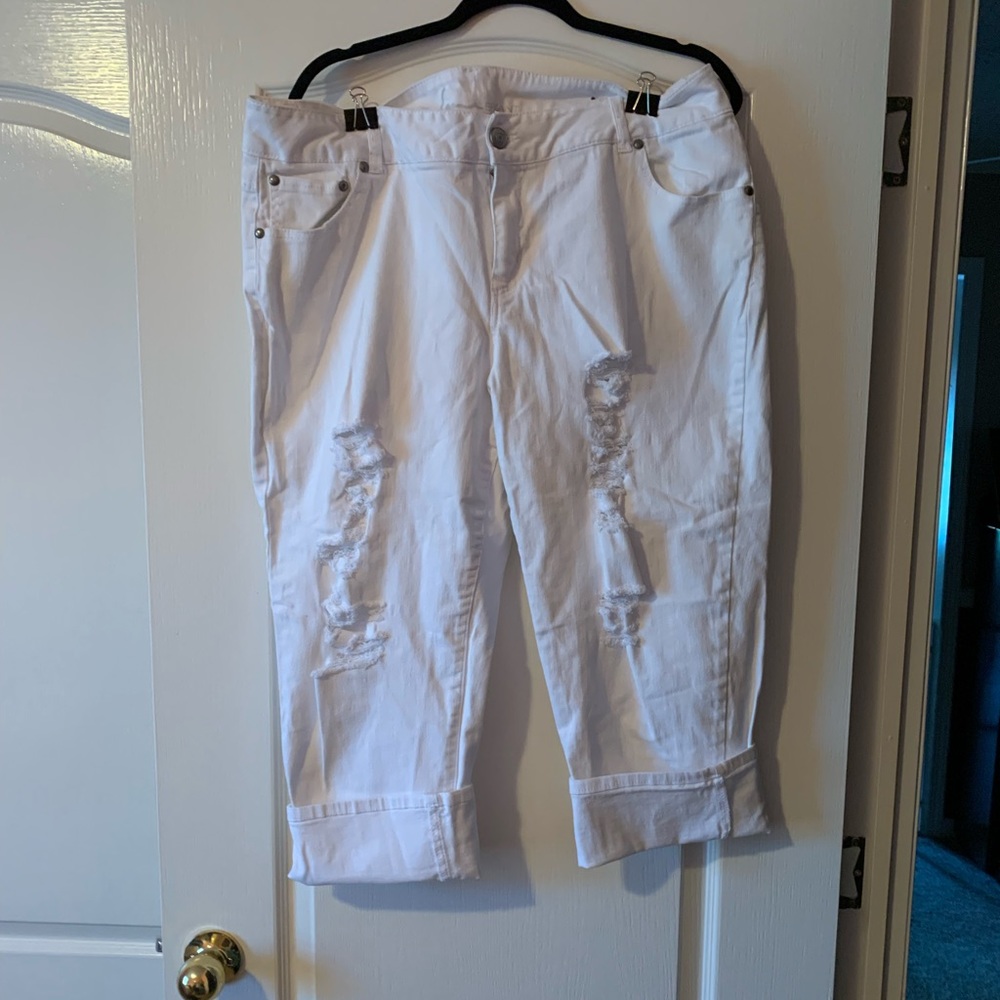 Like New... White Lane Bryant Capris